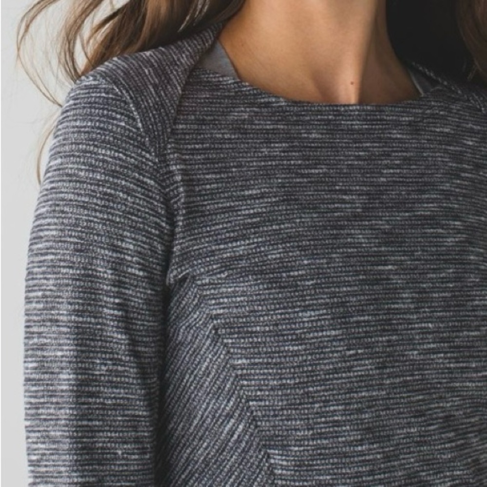 Lululemon Like New Women’s Kano Catch Me Long Sleeve Shirt - Picture 4 of 16